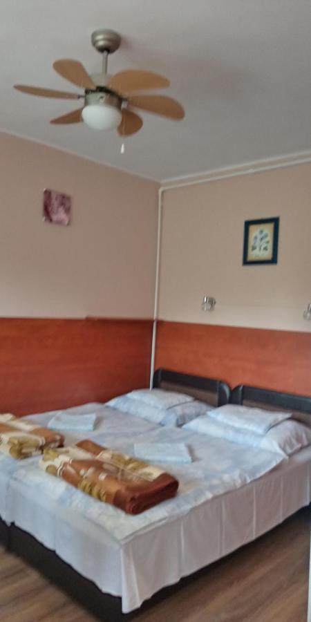 Liza Apartman Gyula Exteriér fotografie
